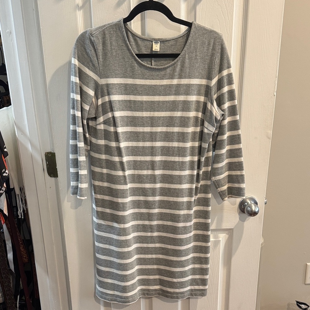 Old Navy Gray and White Striped Knit Top